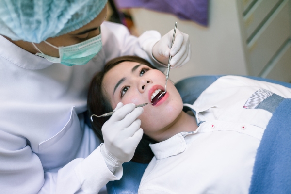 Dental Crowns Vs Dental Veneers